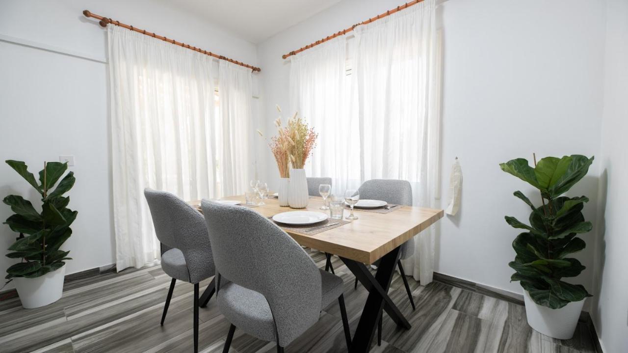 Beautiful Apartment In Harbour Paphos, Central & Close To Beach Eksteriør bilde