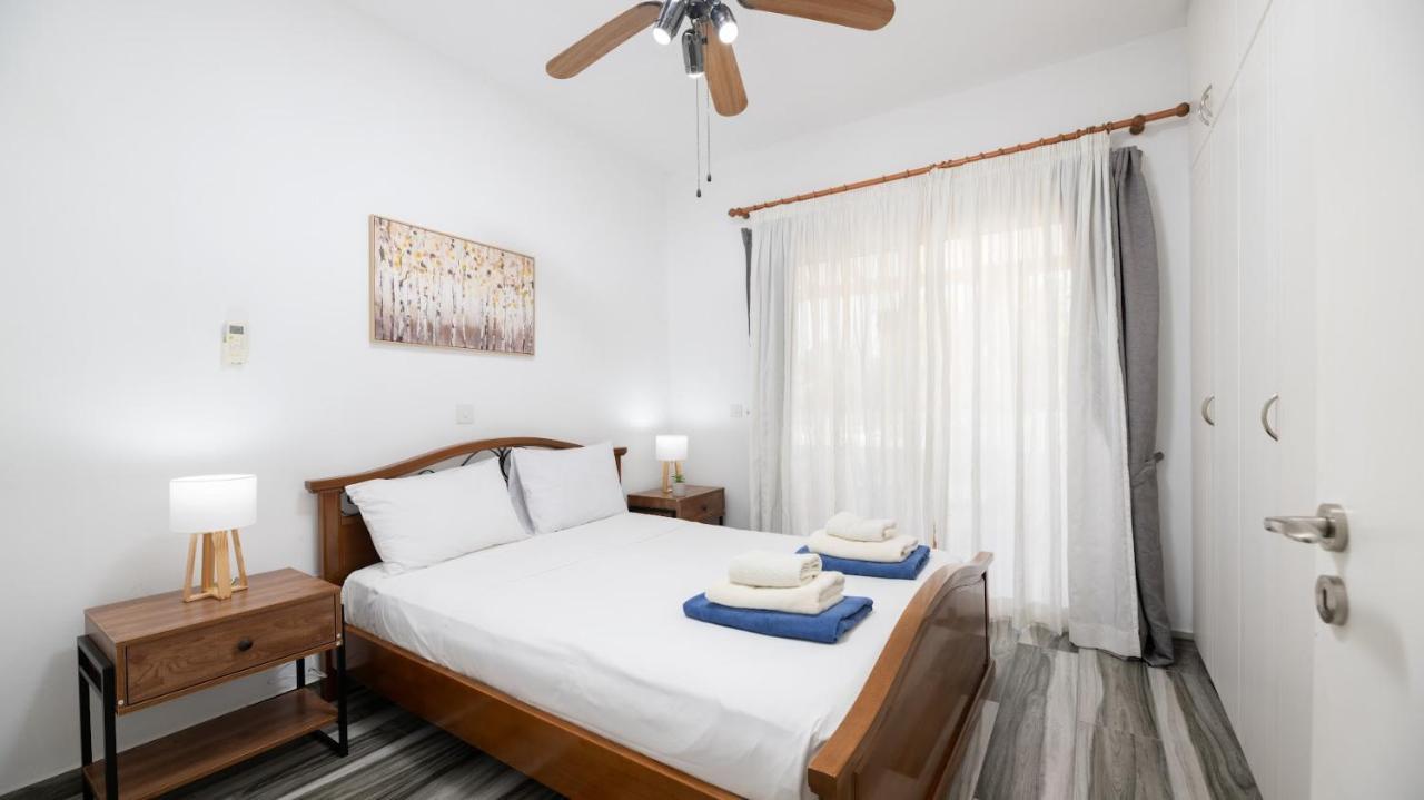 Beautiful Apartment In Harbour Paphos, Central & Close To Beach Eksteriør bilde